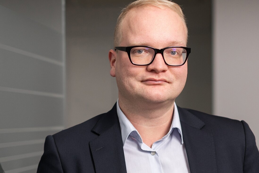 Porträt von Dr. Stefan Schwarz Bereichsleiter Vertrieb & Entwicklung Kathodenmaterialien