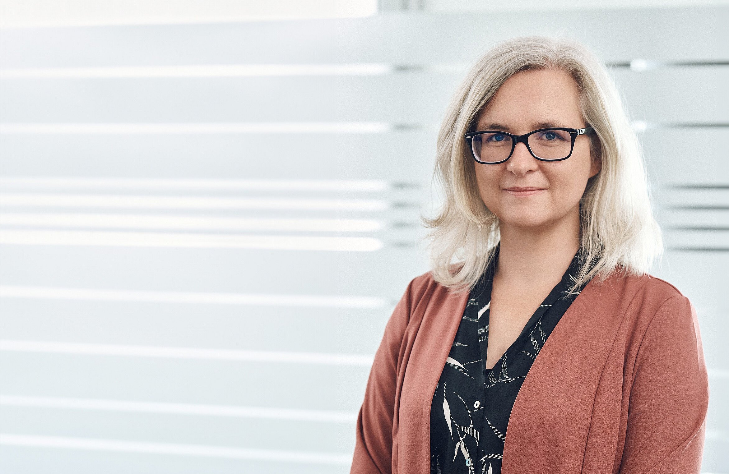 Porträt von Dr. Katja Kretschmer Abteilungsleiter Laboranalytik für Anoden -& Kathodenmaterial